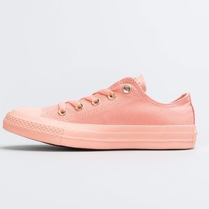 🛑SOLD🛑Chuck Taylor All Star OXPale Coral/Gold